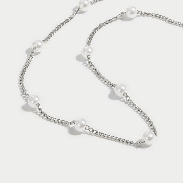 Maja – Necklace with pearls